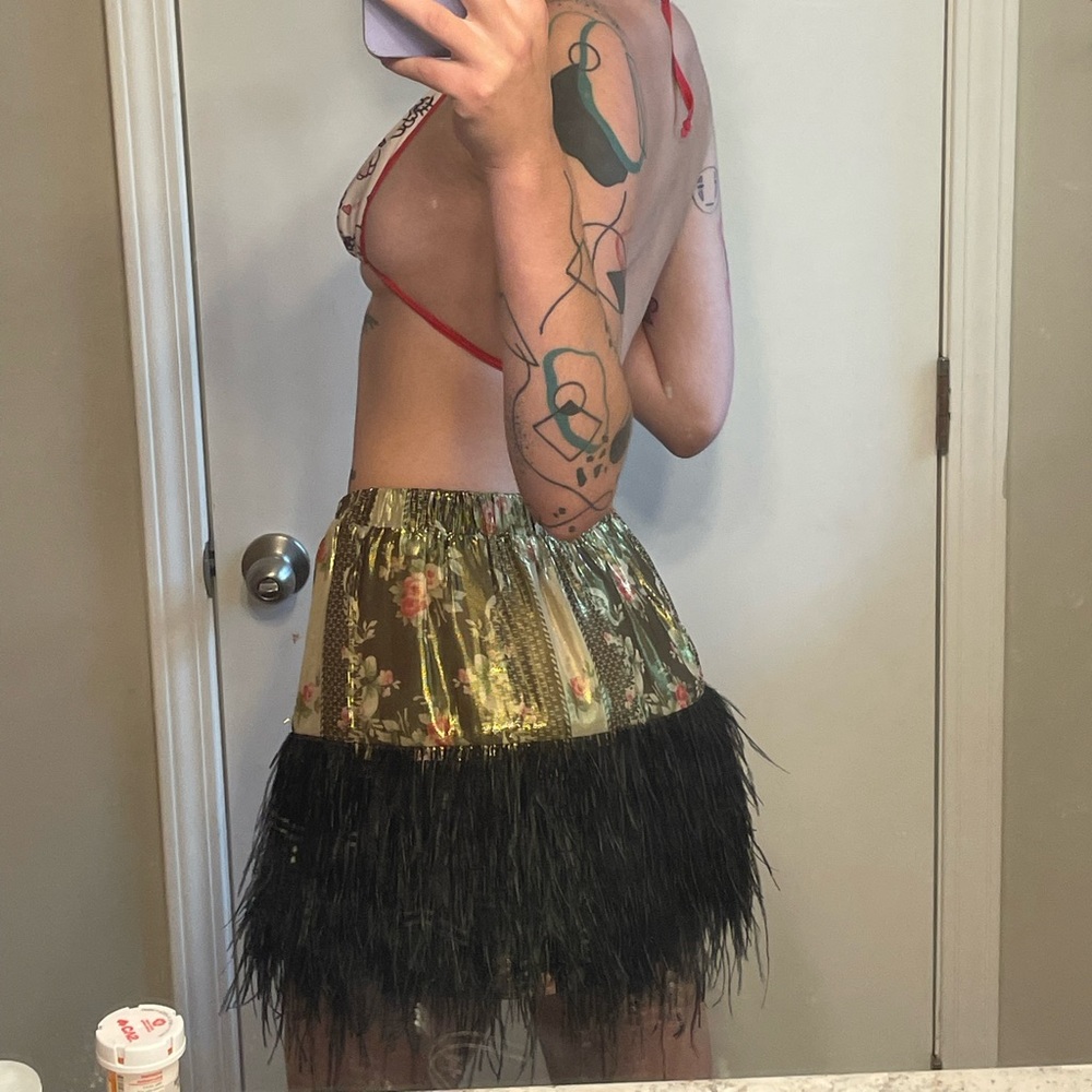 New with tags, loveshackfancy ostrich feather skirt. Retails $395